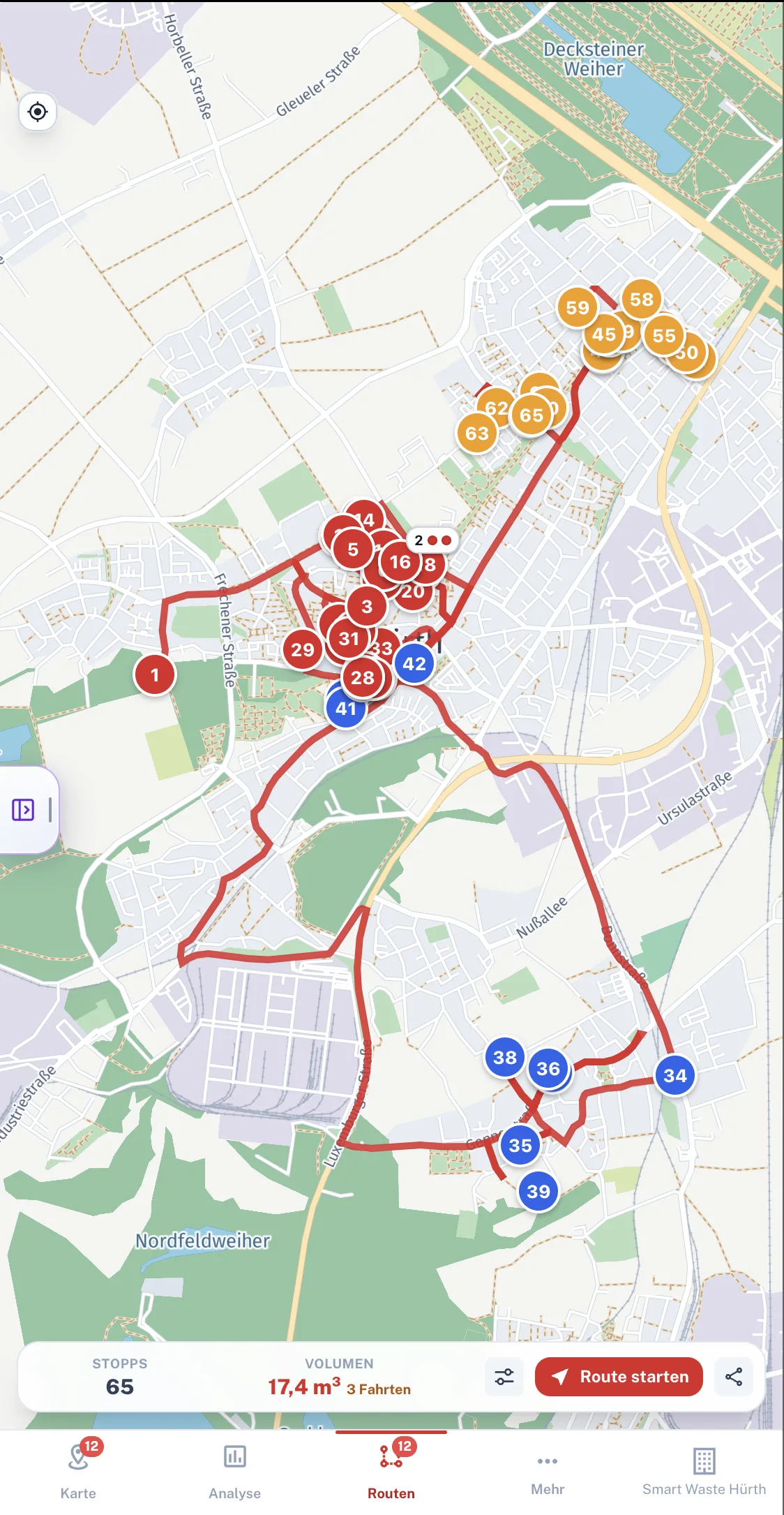 Echte mobile Smart-Waste-Routenansicht mit Stopps und Sammelvolumen